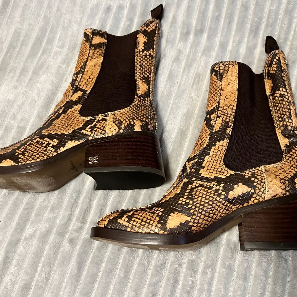 NEW Sam Edelman Dasha Chelsea Leather Snake Print Boots Size 5